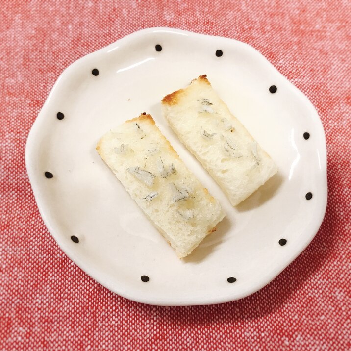 【離乳食後期】しらすマヨネーズの食パン